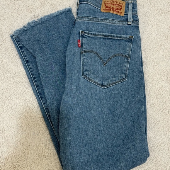 Levis 724 High Rise Straight Crop Jeans Size 26 - Picture 2 of 4